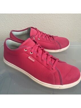 Reebok Women's Hot Pink Lace-Up Sneakers Skyscape Runaround casual shoe